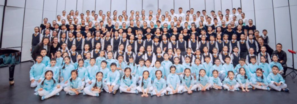 许忠演绎马勒第三交响曲